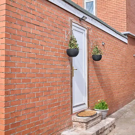 Host & - Clayton Living Apartment Manchester