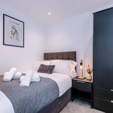 Hilltop Serviced - Piccadilly Manchester
