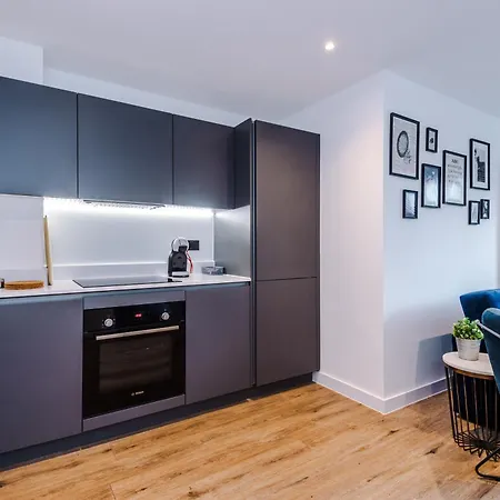 Апартаменты Hilltop Serviced - Piccadilly *
