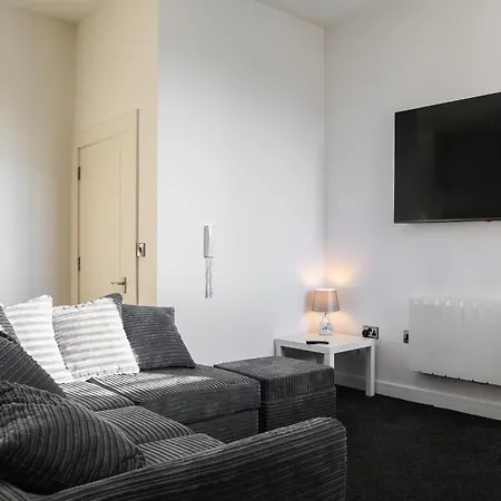 Luxurious & Lavish Salford Quays Free Parking Апартаменты