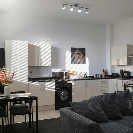 Luxurious & Lavish Salford Quays Free Parking Апартаменты *