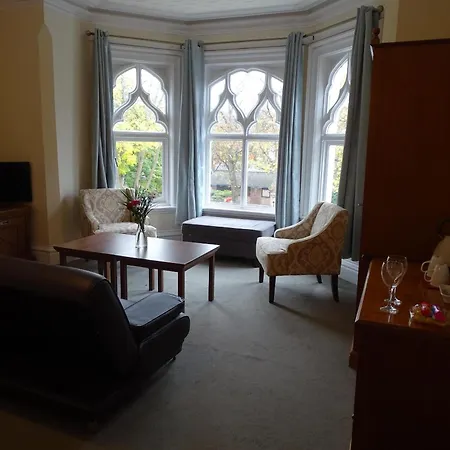 Milverton Hotel *