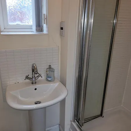 Tenpickering Place * Manchester