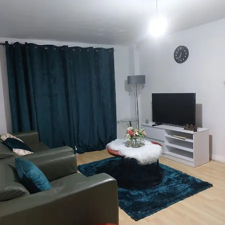 2 Bedroom 2 Bathroom Free Parking Nearby Hotel Manchester