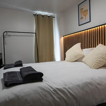 Urban Luxury: Spinningfields 2 Bed Appartement