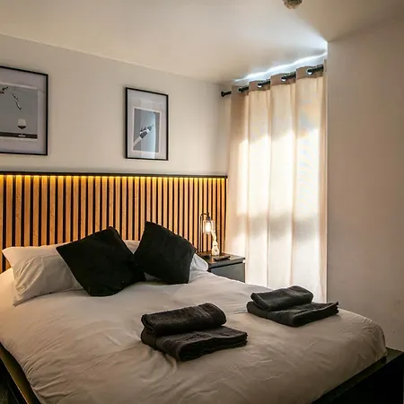 Urban Luxury: Spinningfields 2 Bed Appartement