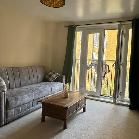 2 Bedroom Modern Salford