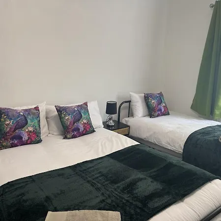 Droylsden House Prázdninový dům *