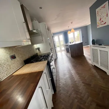View Large 5br Town House Parking Feriehus Manchester