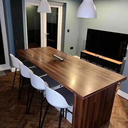 View Large 5br Town House Parking Ferienhaus Manchester