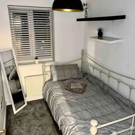 View Large 5br Town House Parking Ferienhaus