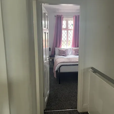 Droylsden House Holiday home