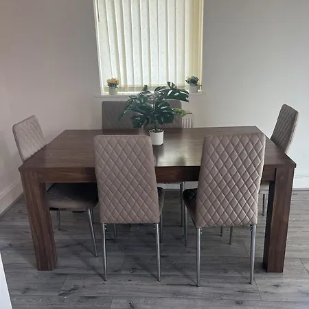 Droylsden House Сasa de vacaciones