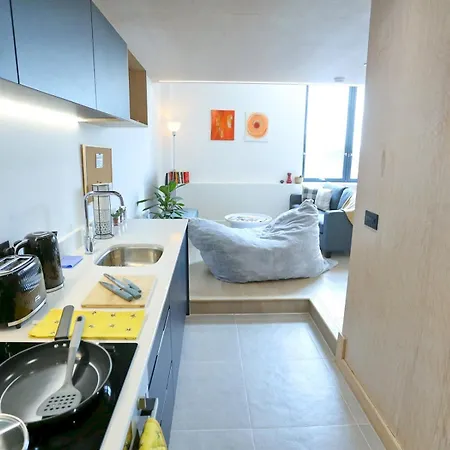 Trafford Duplex With Free Parking Pass The Keys * Manchester