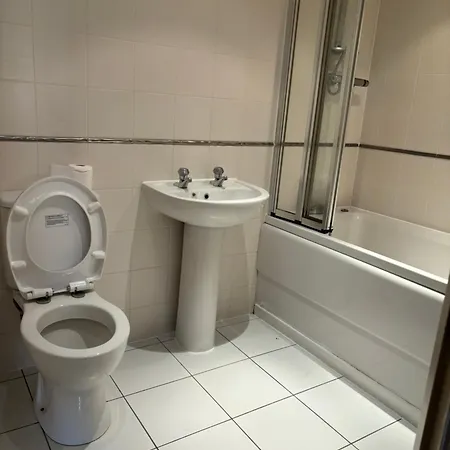 2 Bedroom Modern Salford Apartman Manchester