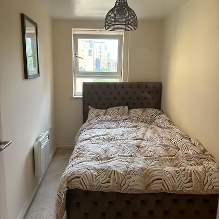 2 Bedroom Modern Salford Apartman *
