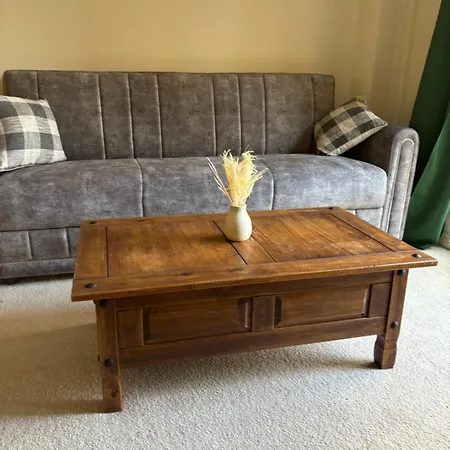 2 Bedroom Modern Salford *