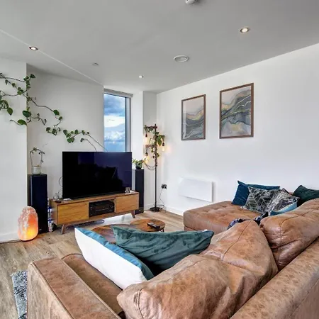 Zen Retreat Penthouse - Panoramic Views Pass The Keys