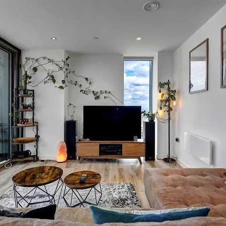 Zen Retreat Penthouse - Spa Panoramic Views Pass The Keys 4* Manchester