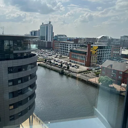 Drillzstays - Salford Quays Free Parking Apartment Manchester