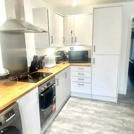Private Cozy Bedroom In A Beautiful Near Eithad Stadium And Coop Live * Manchester