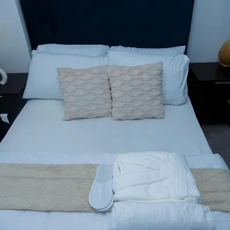 Hotel In Luxury *