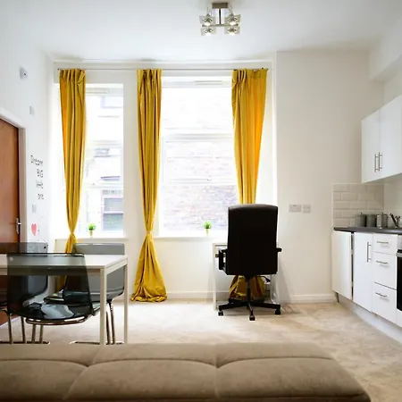 Autumn Breeze - 2br - Sofa Bed - Wifi - - - Didsbury * مانشستر