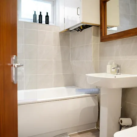 Autumn Breeze - 2br - Sofa Bed - Wifi - - - Didsbury * Manchester