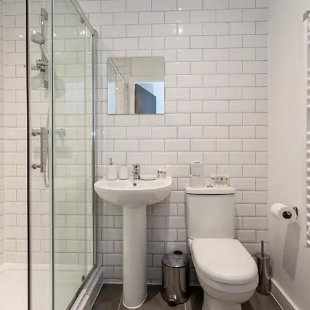 Superb 2 Bed Flat 5min To Old Trafford Stadium 아파트