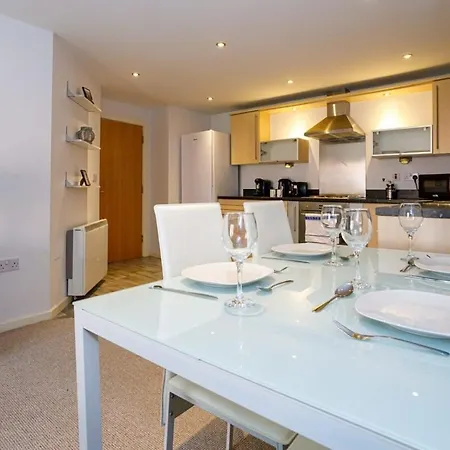 Lovely 2 Bed 2 Bathroom Apartment