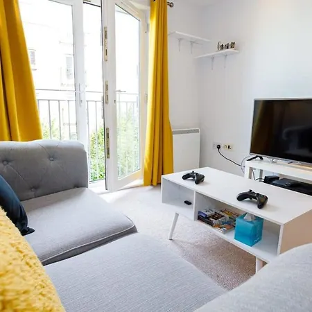 Apartment Lovely 2 Bed 2 Bathroom