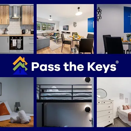 別荘 Pass The Keys Salford Haven 3-bed With Garden, Moments From Centre & Media *