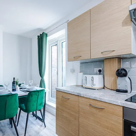 Nyaraló Stunning 3-bed In By 53 Degrees Property, Ideal For Contractor Groups & Long-term Business, Free Parking - Sleeps 7! Manchester