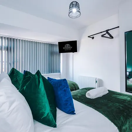 Stunning 3-bed In By 53 Degrees Property, Ideal For Contractor Groups & Long-term Business, Free Parking - Sleeps 7! Сasa de vacaciones *