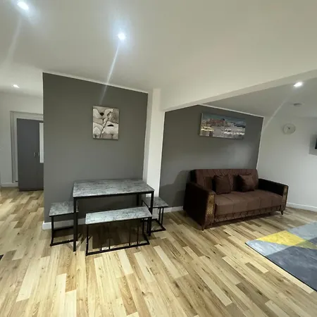 Mk Apartments, Chorlton, Manchester, Car Park * Manchester