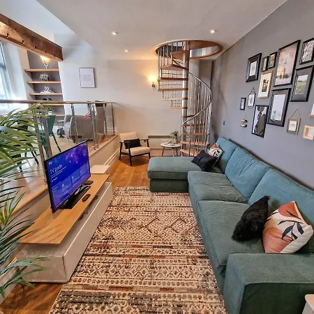 3 Bed Piccadilly Duplex Centre Сasa de vacaciones *