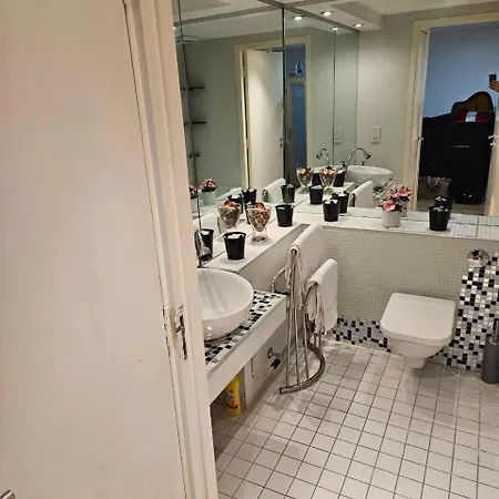 Apartment Two Bedrooms In Salford *