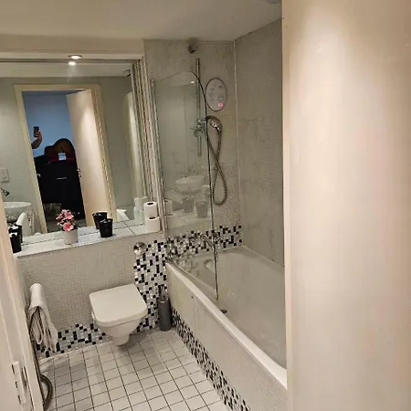 Apartment Two Bedrooms In Salford