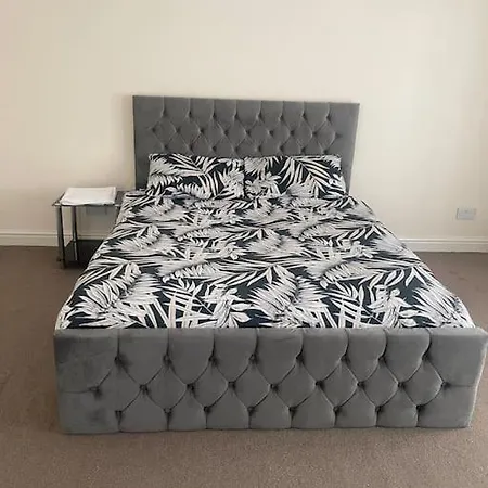 Stylish Large 3 Bedroom In