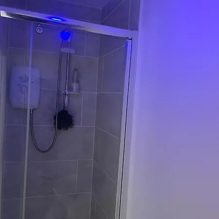 Stylish Large 3 Bedroom In Апартаменты