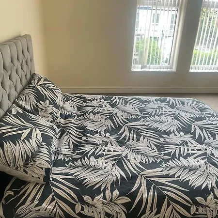 Stylish Large 3 Bedroom In * マンチェスター