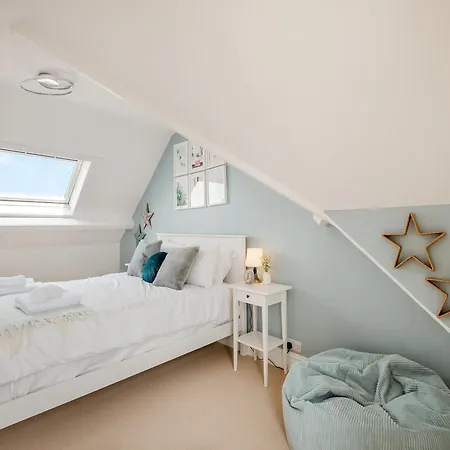Holiday home Stradbroke House *