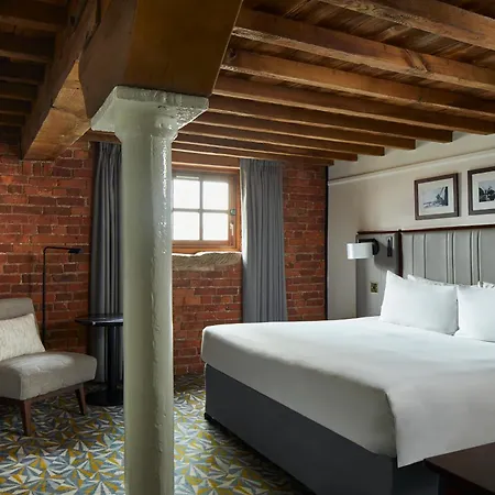 Marriott Victoria & 4* Mánchester