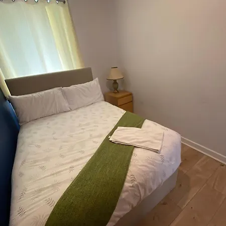 Daire Bright Three Bedroom With Free Parking And Wifi Manchester