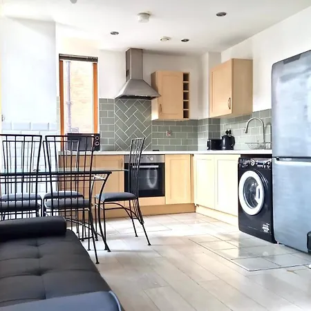 Spacious Apartment Manchester