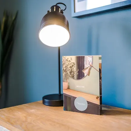 Stunning House In For Business & Leisure - Wi-fi & Parking By Purestay Serviced مانشستر