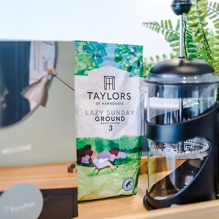 Stunning House In For Business & Leisure - Wi-fi & Parking By Purestay Serviced * مانشستر