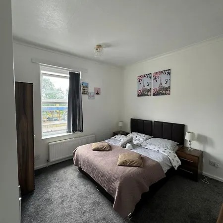 Lovely + Free Parking