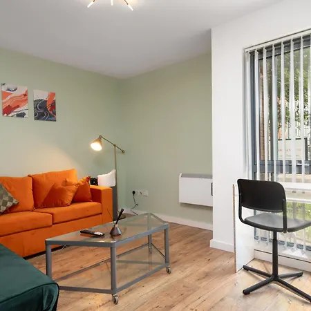 Free Parking - Immaculate 1bd Flat - Salford Quays Apartment