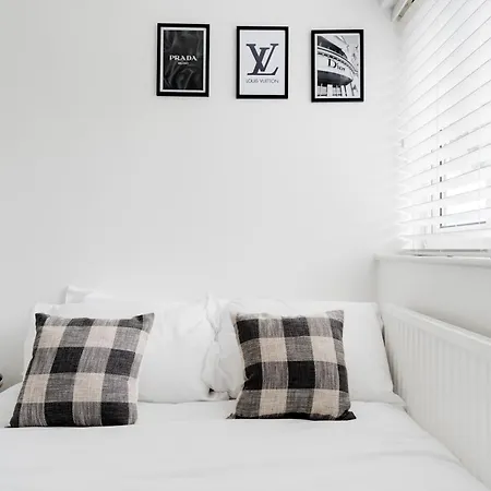 Haven Noir By Cefas - Pool Table - & Man Utd Manchester